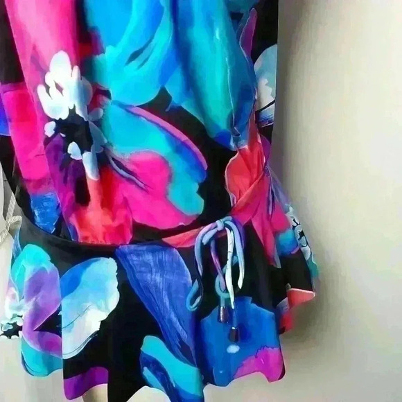 Maxine Of Hollywood Sz 6 Bathing Swim TOP - Picture 2 of 8